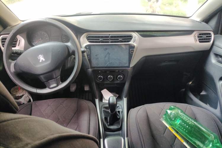 Used Peugeot 301 2017 1.6L Manual Comfort Edition Center Console
