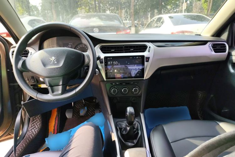 Used Peugeot 301 2017 1.6L Manual Comfort Edition Center Console