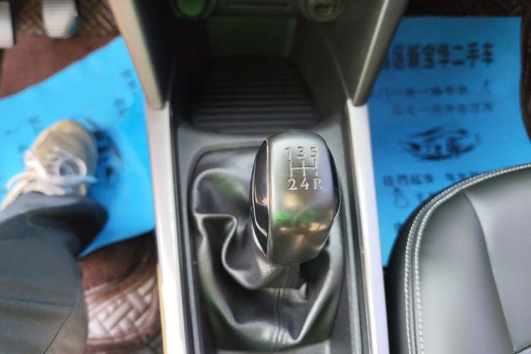 Used Peugeot 301 2017 1.6L Manual Comfort Edition Gear Lever