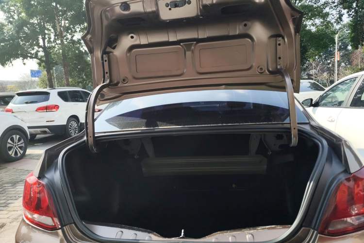 Used Peugeot 301 2017 1.6L Manual Comfort Edition Trunk
