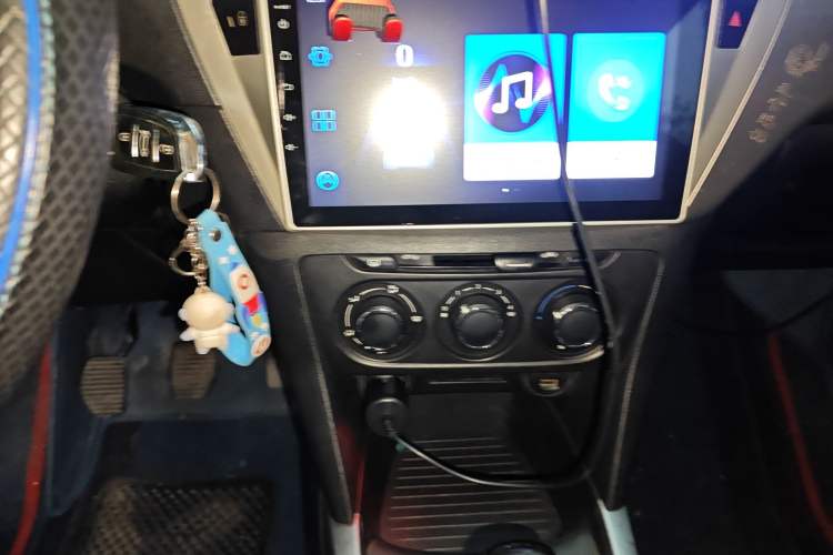 Used Peugeot 301 2017 1.6L Manual Comfort Edition Audio And AC Panel