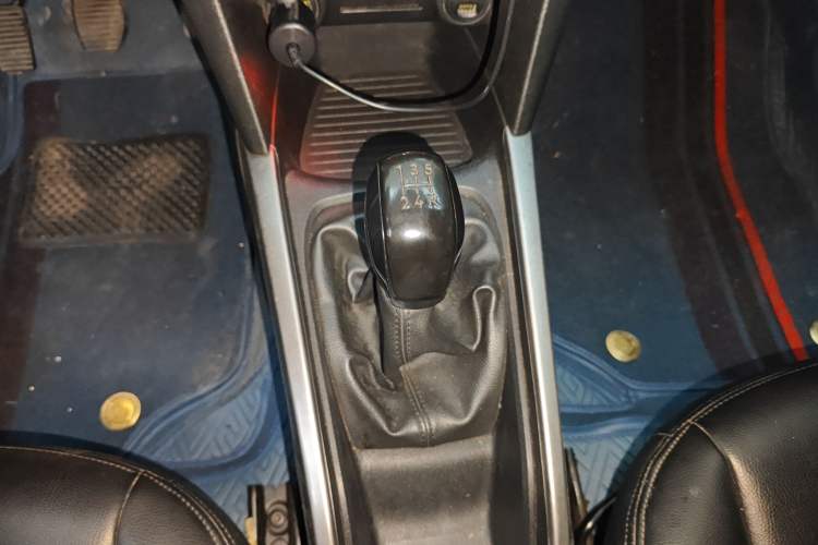 Used Peugeot 301 2017 1.6L Manual Comfort Edition Gear Lever