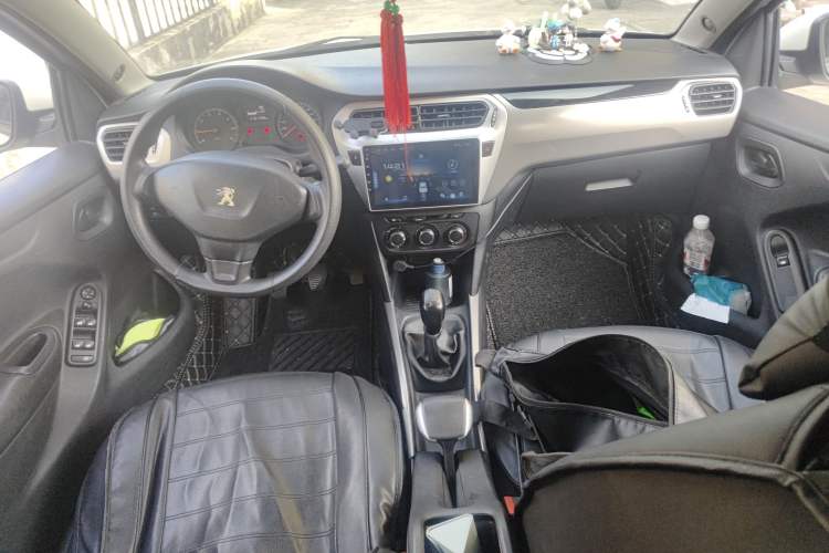 Used Peugeot 301 2017 1.6L Manual Comfort Edition Center Console