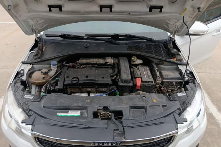 Used Peugeot 301  Engine Bay
