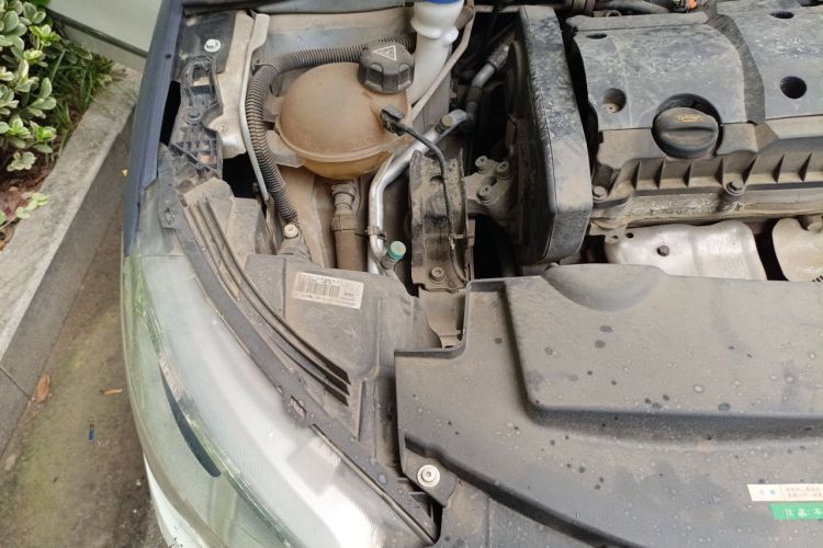 Used Peugeot 301 2017 1.6L Manual Comfort Edition Engine Bay Right