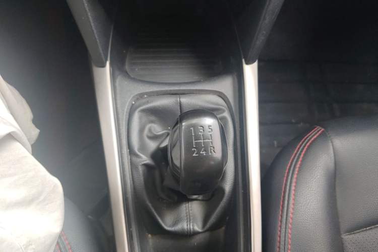 Used Peugeot 301 2017 1.6L Manual Comfort Edition Gear Lever