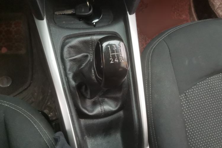 Used Peugeot 301 2017 1.6L Manual Comfort Edition Gear Lever