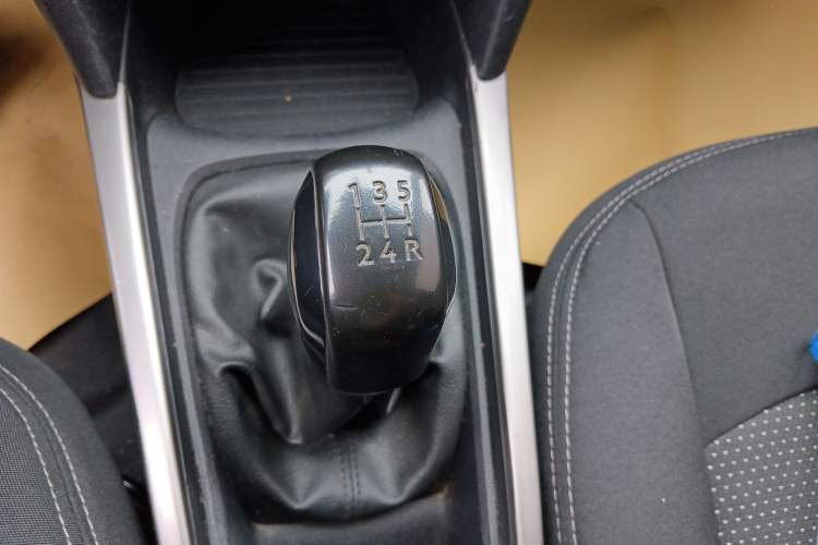 Used Peugeot 301  Gear Lever