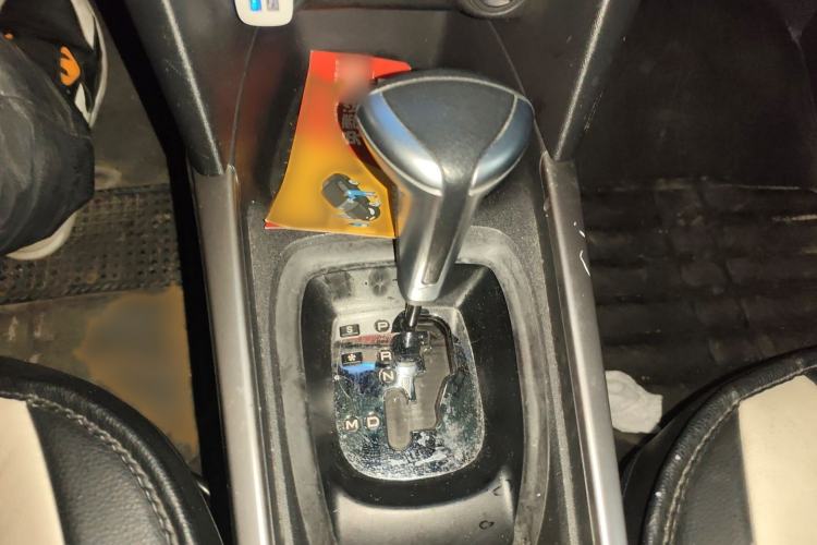 Used Peugeot 301 2017 1.6L Automatic Comfort Edition Gear Lever