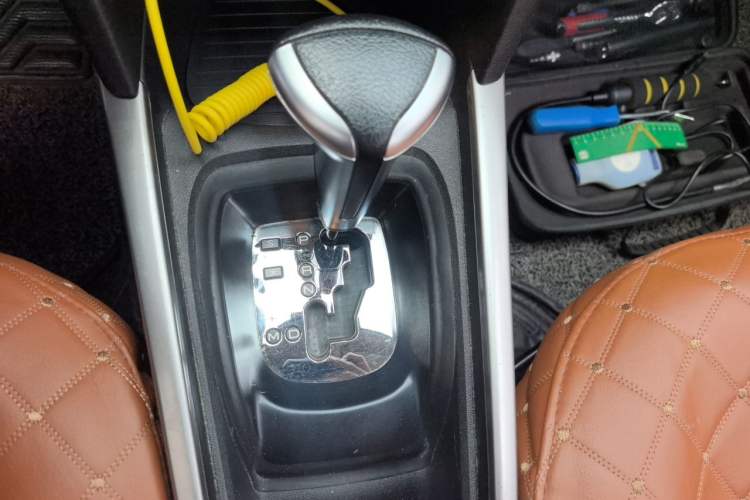 Used Peugeot 301 2017 1.6L Automatic Comfort Edition Gear Lever