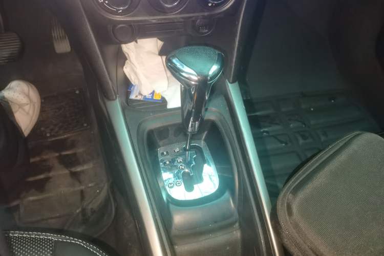 Used Peugeot 301 2017 1.6L Automatic Comfort Edition Gear Lever