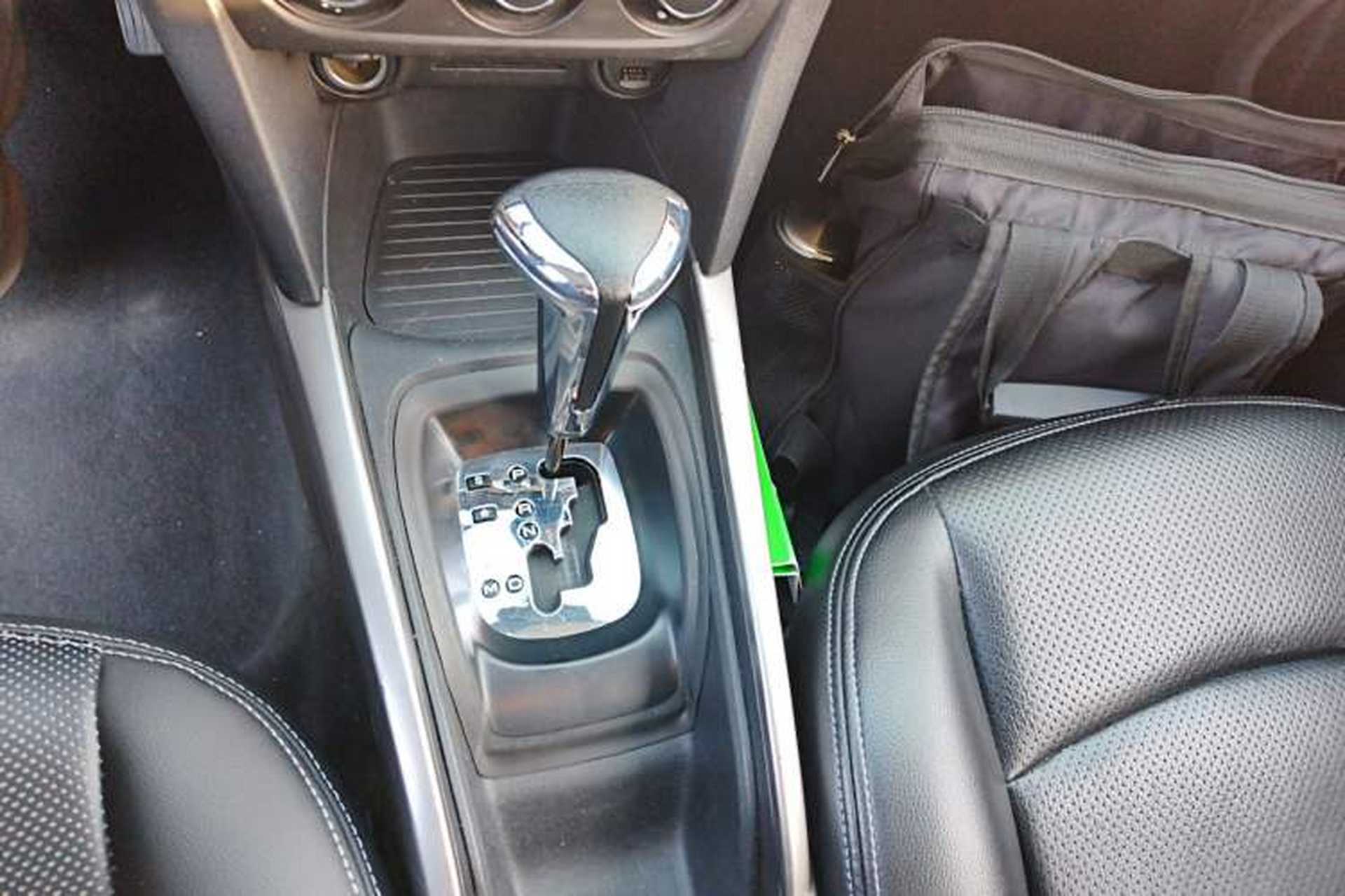 Used Peugeot 301 2017 1.6L Automatic Comfort Edition Gear Lever
