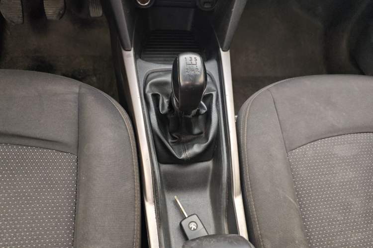Used Peugeot 301 2017 1.6L Manual Comfort Edition Gear Lever