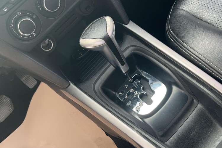 Used Peugeot 301 2017 1.6L Automatic Comfort Edition Interior 6