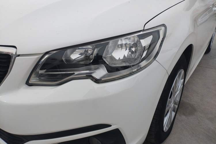 Used Peugeot 301 2017 1.6L Manual Comfort Edition Left Front Headlight