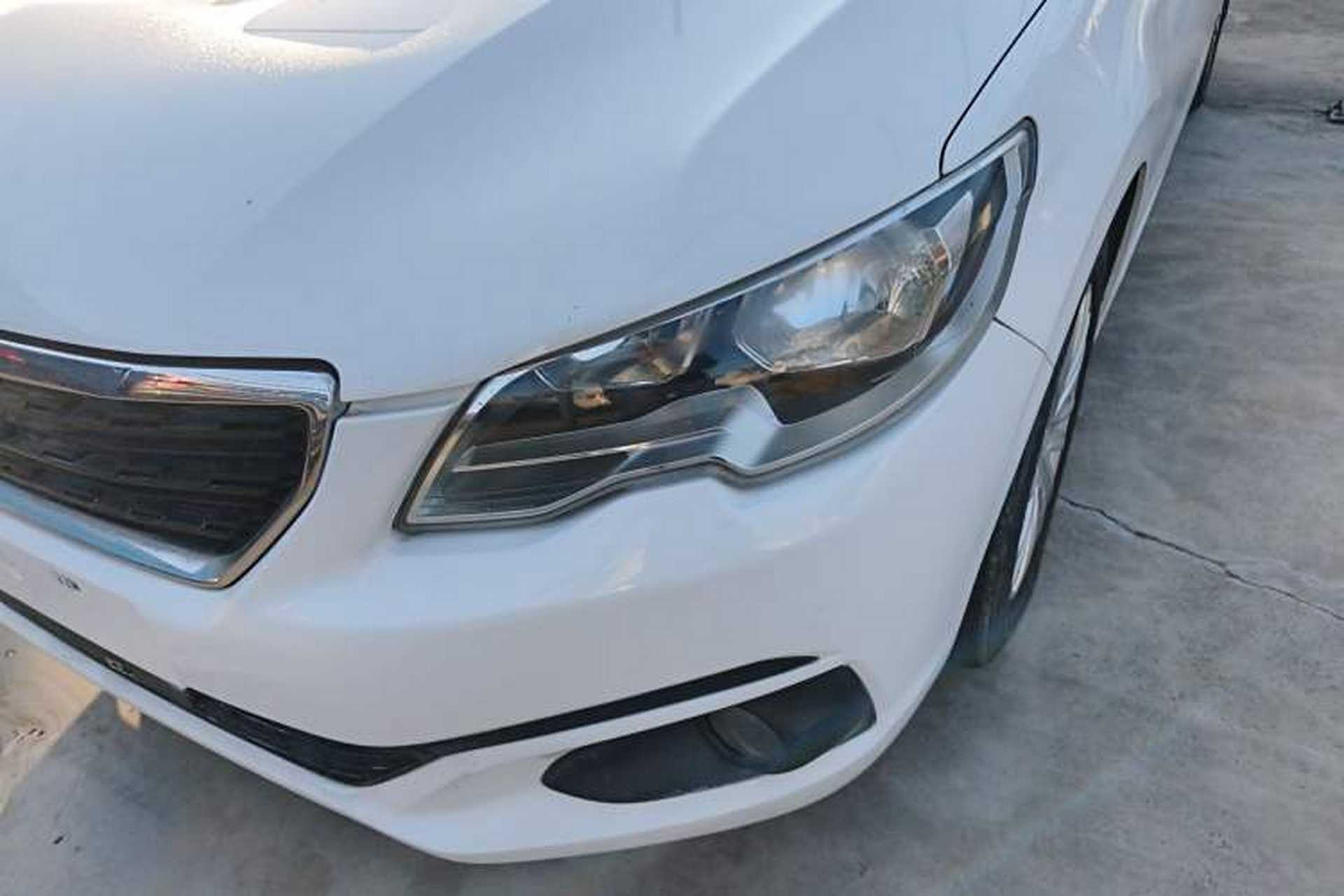 Used Peugeot 301 2017 1.6L Automatic Comfort Edition Left Front Headlight