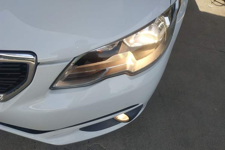 Used Peugeot 301 2017 1.6L Automatic Comfort Edition Left Front Headlight