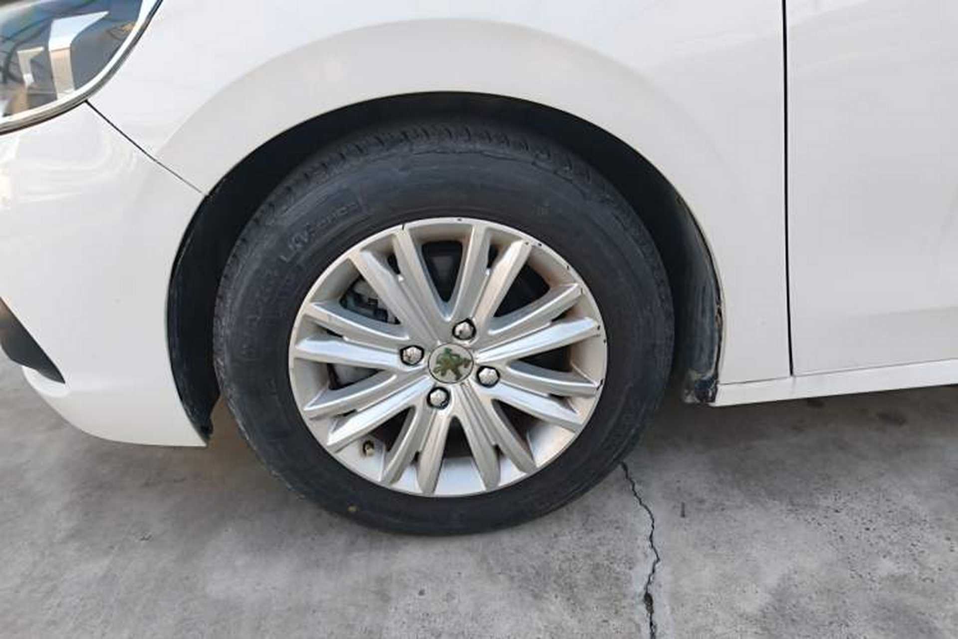 Used Peugeot 301 2017 1.6L Automatic Comfort Edition Left Front Wheel Hub