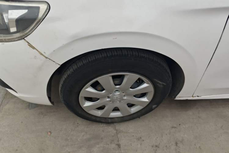 Used Peugeot 301 2017 1.6L Manual Comfort Edition Left Front Wheel Hub