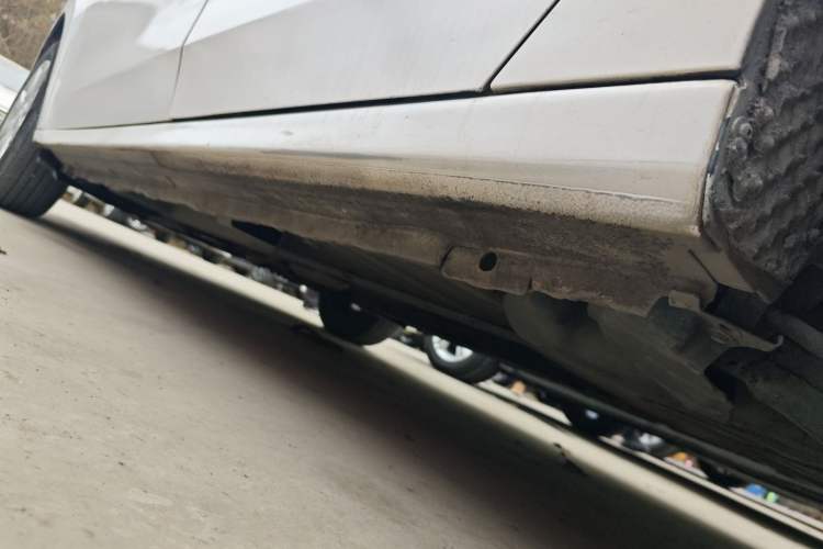 Used Peugeot 301 2017 1.6L Manual Comfort Edition Left Side Sill