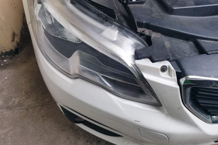 Used Peugeot 301 2017 1.6L Manual Comfort Edition Right Front Headlight
