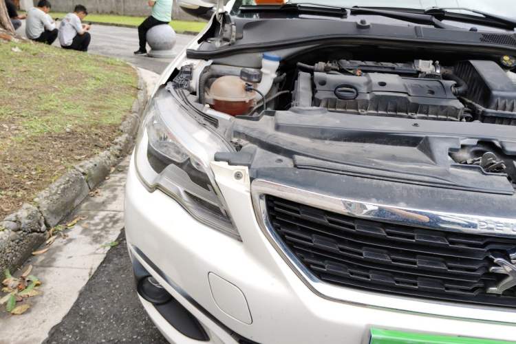 Used Peugeot 301 2017 1.6L Manual Comfort Edition Right Front Headlight
