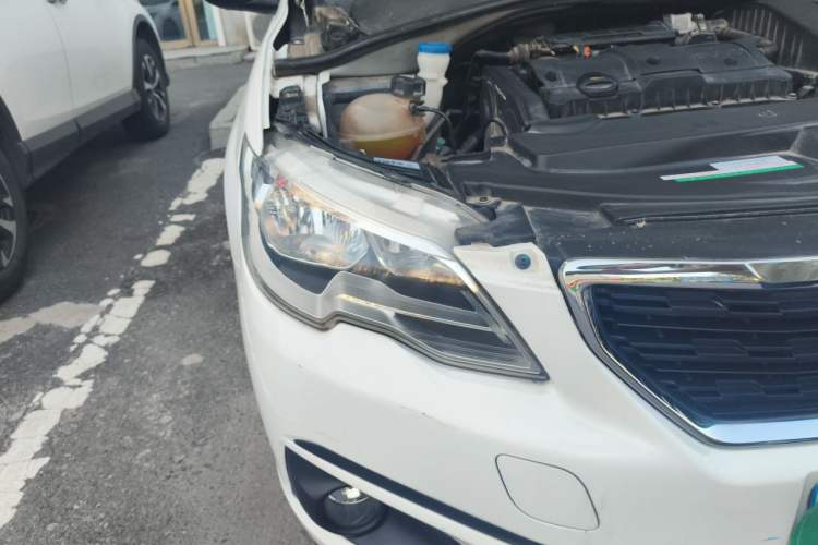 Used Peugeot 301 2017 1.6L Manual Comfort Edition Right Front Headlight