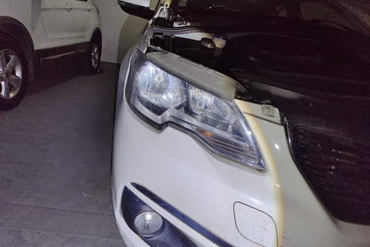 Used Peugeot 301 2017 1.6L Manual Comfort Edition Right Front Headlight