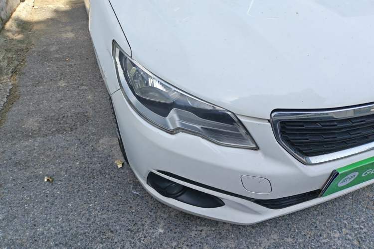 Used Peugeot 301 2017 1.6L Manual Comfort Edition Right Front Headlight