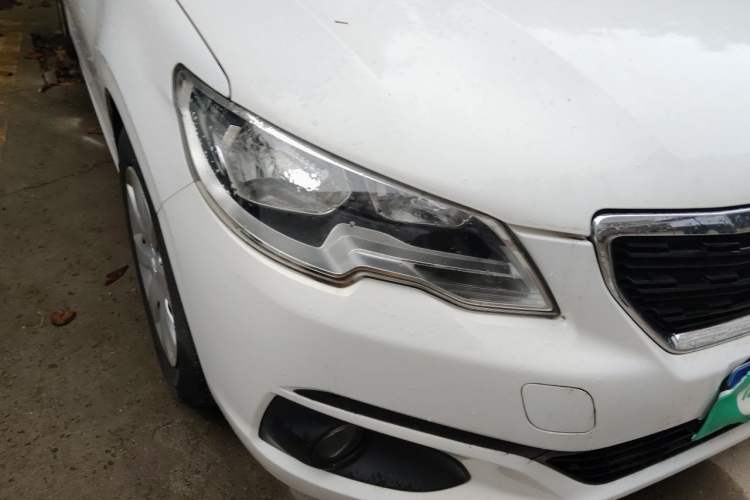 Used Peugeot 301 2017 1.6L Manual Comfort Edition Right Front Headlight