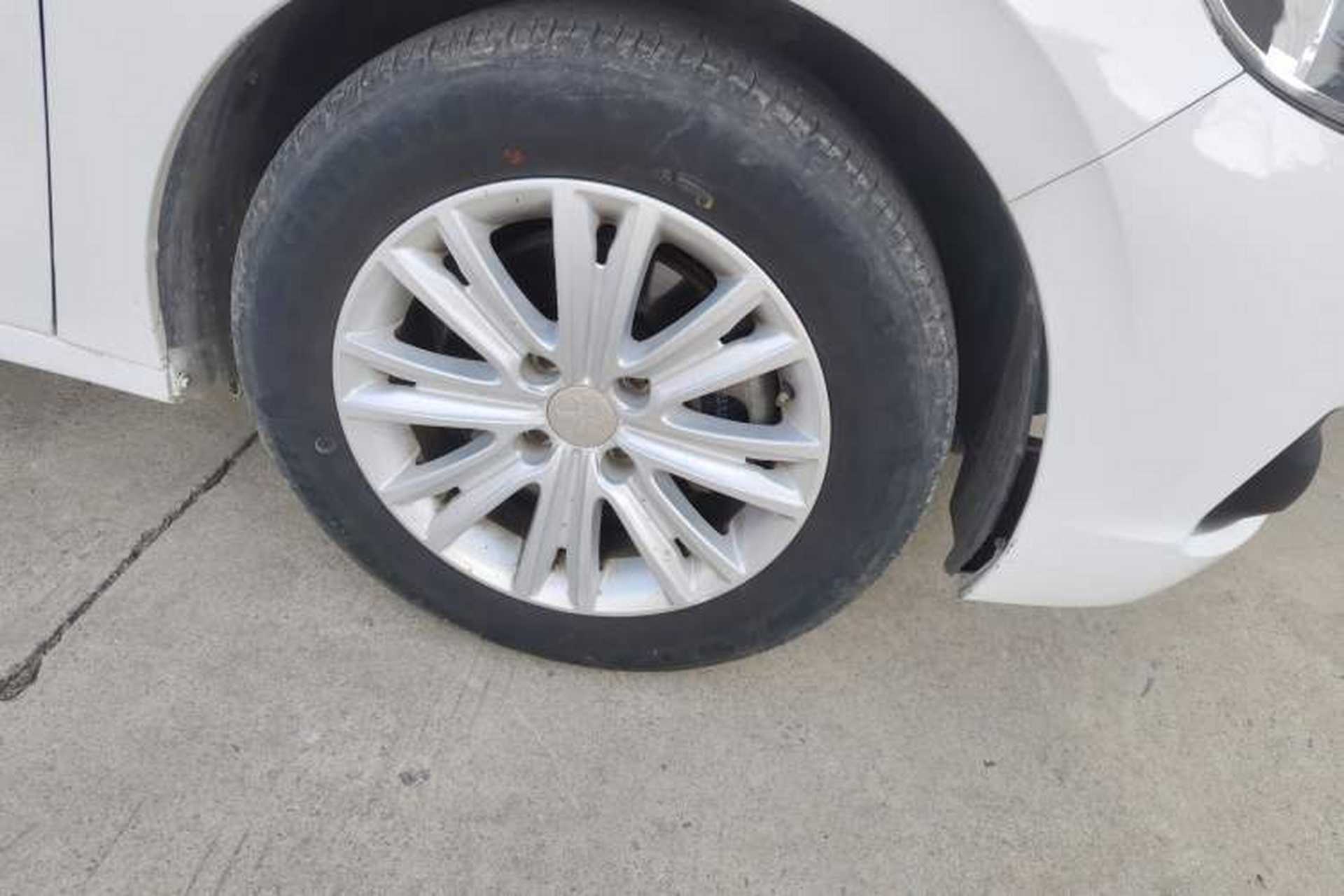 Used Peugeot 301 2017 1.6L Manual Comfort Edition Right Front Wheel Hub