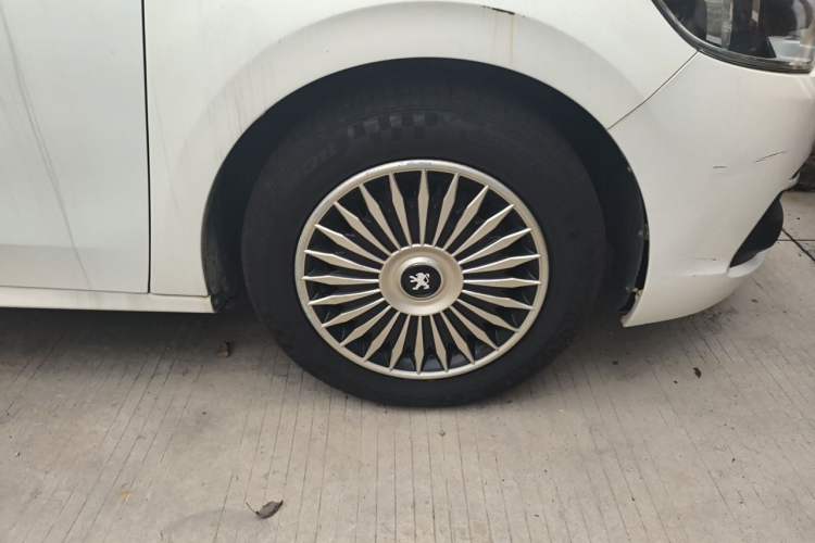 Used Peugeot 301 2017 1.6L Manual Comfort Edition Right Front Wheel Hub