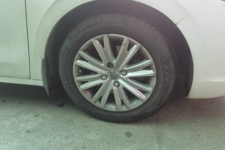 Used Peugeot 301 2017 1.6L Automatic Comfort Edition Right Front Wheel Hub