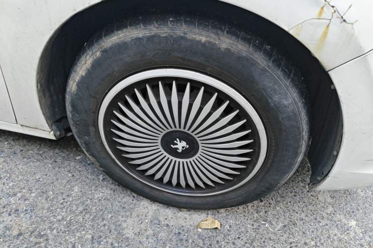 Used Peugeot 301 2017 1.6L Manual Comfort Edition Right Front Wheel Hub