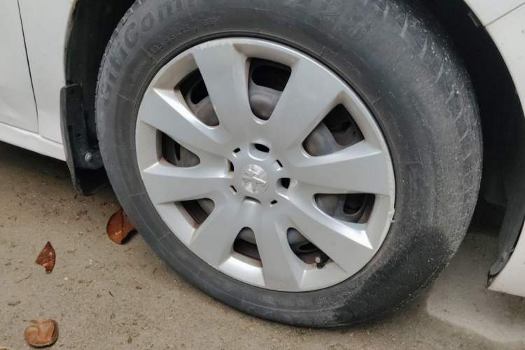 Used Peugeot 301 2017 1.6L Manual Comfort Edition Right Front Wheel Hub