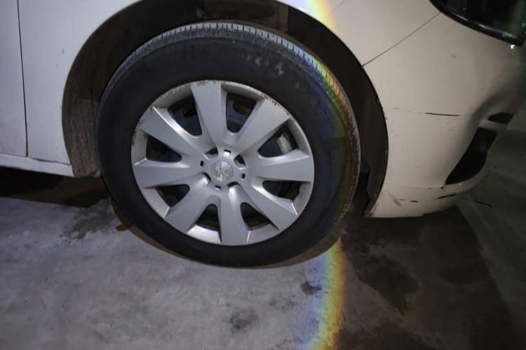 Used Peugeot 301 2017 1.6L Manual Comfort Edition Right Front Wheel Hub