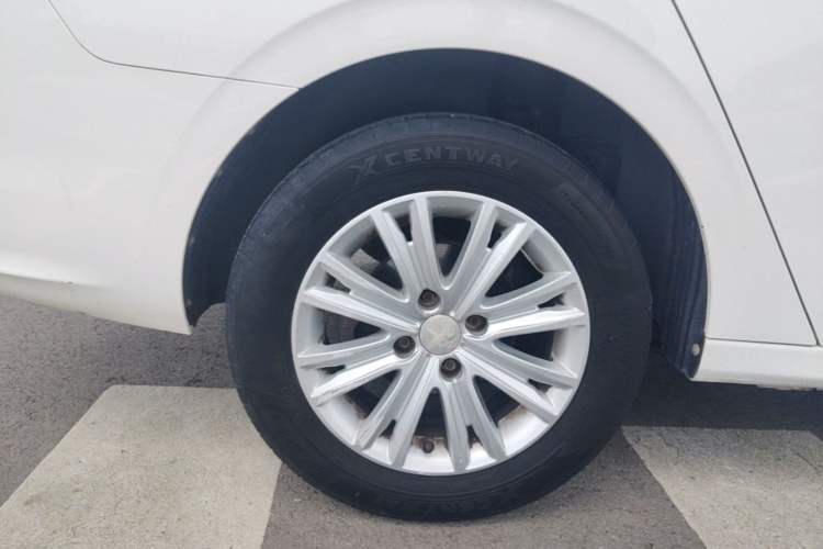 Used Peugeot 301 2017 1.6L Manual Comfort Edition Right Rear Wheel Hub