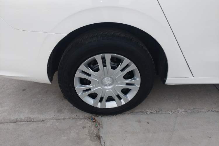 Used Peugeot 301 2017 1.6L Manual Comfort Edition Right Rear Wheel Hub