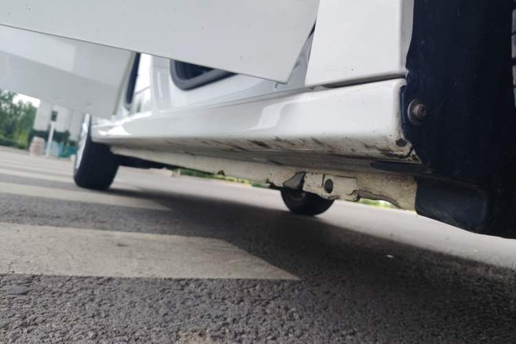 Used Peugeot 301 2017 1.6L Manual Comfort Edition Right Side Sill
