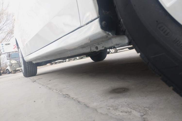 Used Peugeot 301 2017 1.6L Manual Comfort Edition Right Side Sill