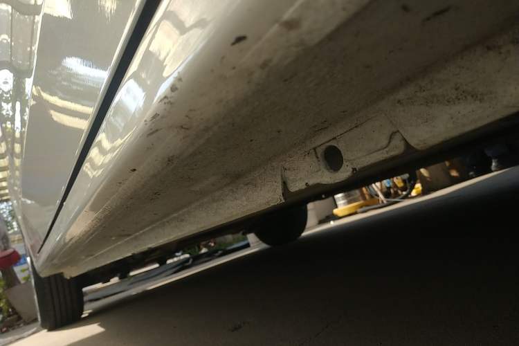 Used Peugeot 301 2017 1.6L Automatic Comfort Edition Right Side Sill