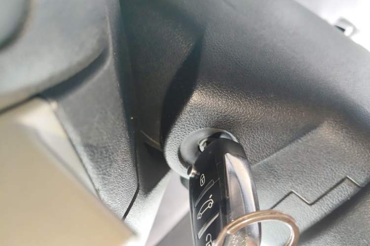 Used Peugeot 301 2017 1.6L Manual Comfort Edition Vehicle Key