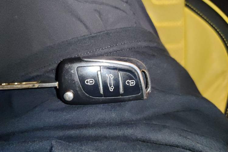 Used Peugeot 301 2017 1.6L Manual Comfort Edition Vehicle Key