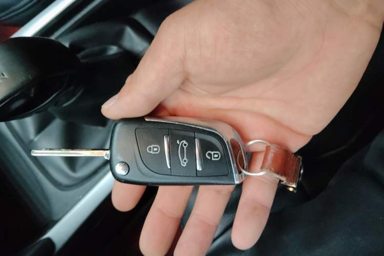 Used Peugeot 301 2017 1.6L Manual Comfort Edition Vehicle Key
