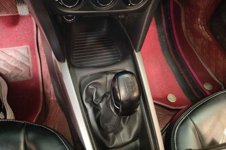 Used Peugeot 301 2018 1.6L Manual Comfort Edition Gear Lever