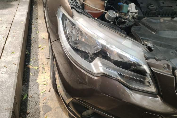 Used Peugeot 301 2018 1.6L Manual Comfort Edition Right Front Headlight
