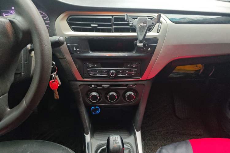 Used Peugeot 301 2018 1.6L Manual Comfort Edition Audio And AC Panel