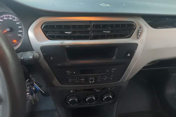Used Peugeot 301 2018 1.6L Manual Comfort Edition Audio And AC Panel