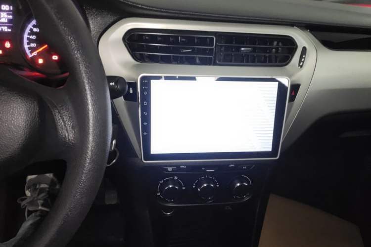 Used Peugeot 301 2018 1.6L Manual Comfort Edition Audio And AC Panel
