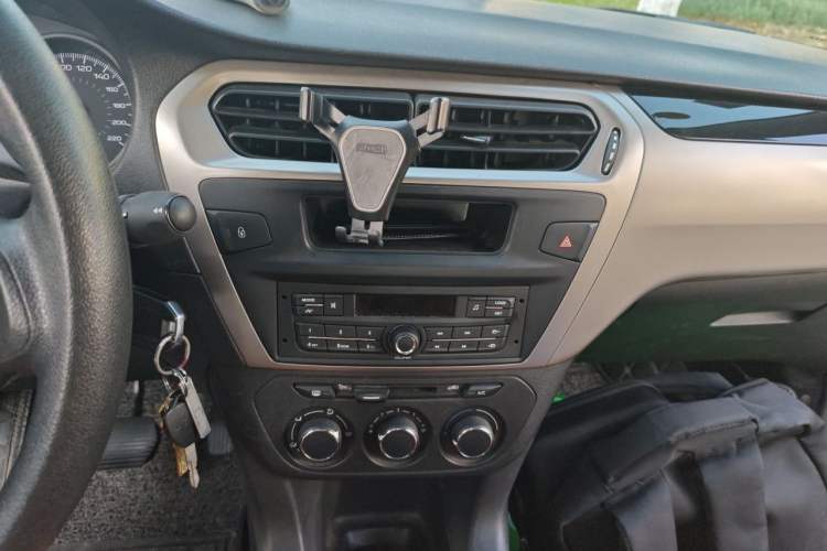 Used Peugeot 301 2018 1.6L Automatic Comfort Edition Audio And AC Panel